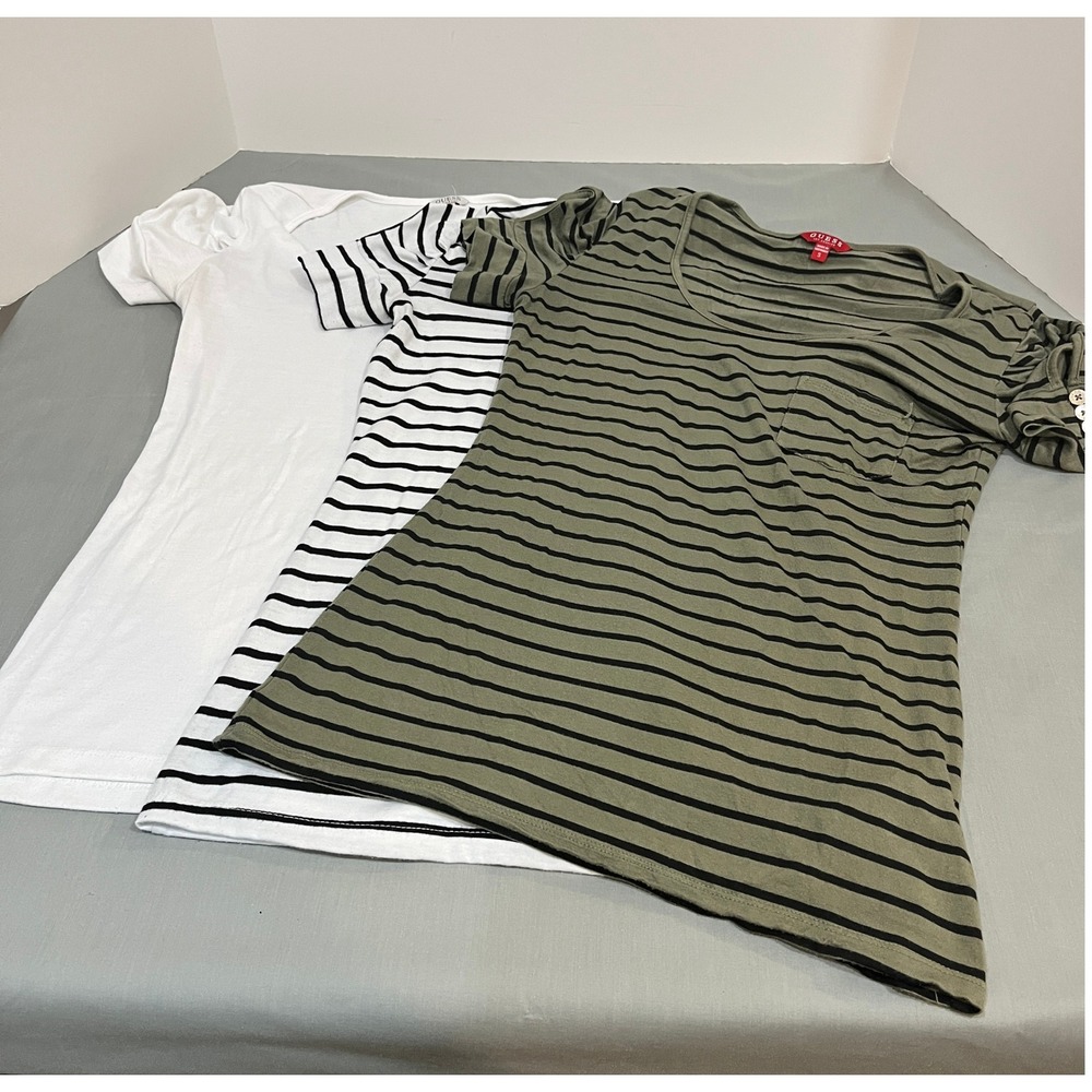 Guess T-Shirt Bundle Women‎ Small Multicolor Striped Solid Pocket Scoop Neck 3pk